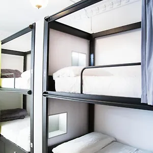  Hostel Onefam Catedral Spain